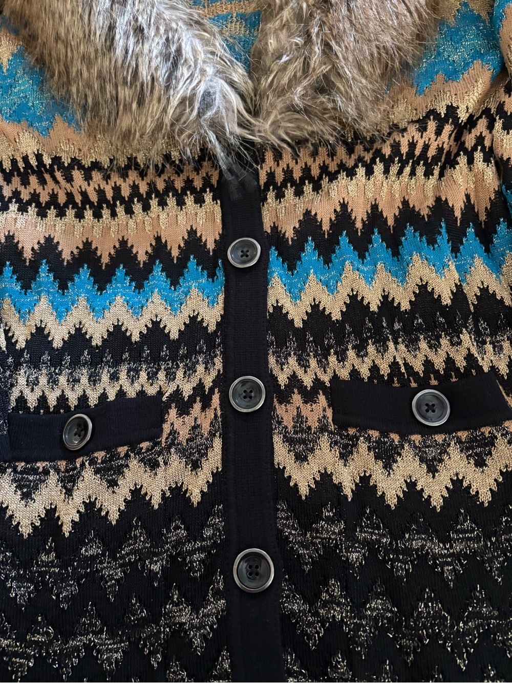 Cache Faux Fur-Collar Flame Stitch Patterned Cardigan Sweater With Tie Belt. - Picture 4 of 4